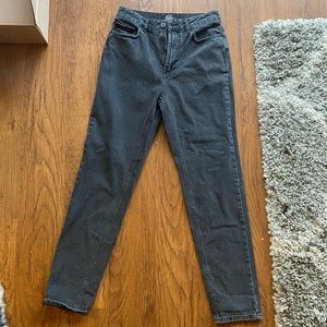 UO Mom High-Rise Jeans